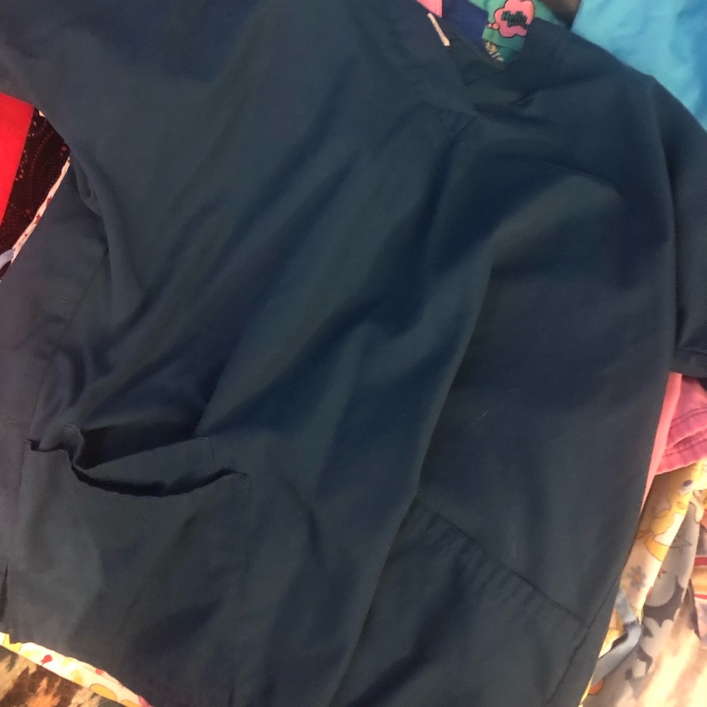Small scrub top